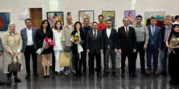 Uşaklı sanatçılar “İz” sergisinde buluştu