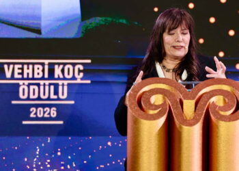 Koç Topluluğu 100. Yılında Vehbi Koç Ödülü’nü Canan Tolon’a sundu