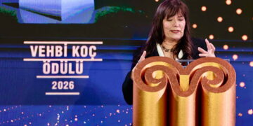 Koç Topluluğu 100. Yılında Vehbi Koç Ödülü’nü Canan Tolon’a sundu
