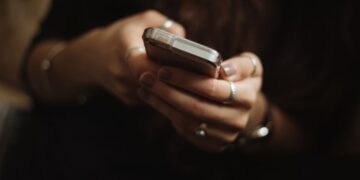 Yunanistan da 15 yaş altı çocuklar için sosyal medya kullanımını yasaklayacak