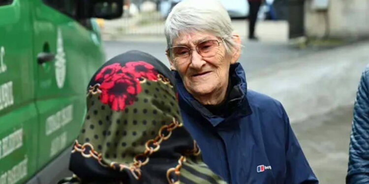 Canan Karatay’dan yürek burkan itiraf: ‘Eşimin hastalığında stresten dişlerim döküldü’