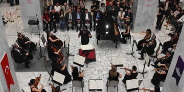 Afyonkarahisar Klasik Müzik Festivali Başkadem’in genel sanat yönetmenliğinde başladı: Bozkırda müzik keyfi