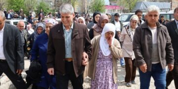 Koç memleketinde kitlesel karşılandı: Önderliğin özgürlüğü görevimizdir