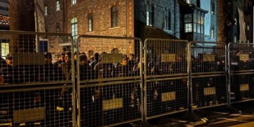 Meslek Fabrikası binasına polis baskını: Bina tahliye edilmek isteniyor