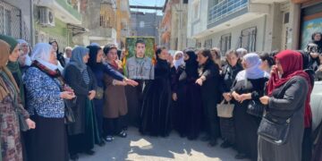 HPG’li Akyüz’ün taziyesine kitlesel ziyaret