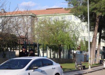 Eğitim Sen’den iktidara: Cemaatlerle protokoller yapacağınıza okullarda güvenliği sağlayın