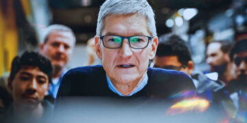 Apple, yeni akıllı gözlükleri için farklı tasarımları test ediyor