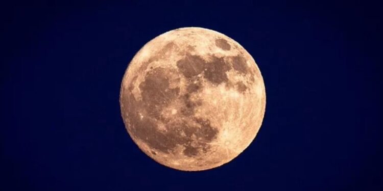 Dolunay ne zaman? Mayıs dolunayı saat kaçta gerçekleşecek? Mayıs dolunayının etkileri neler?