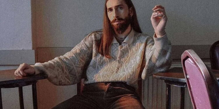 Uyuşturucu operasyonunda gözaltına alınan şarkıcı Emre Fel sessizliğini bozdu: ‘Alkol dahi içmedim’