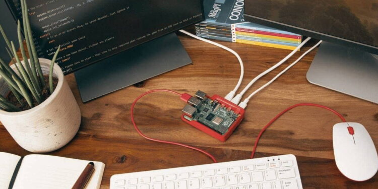 Yapay zeka, daha düşük maliyetli küçük bilgisayar satışlarını nasıl artırdı?