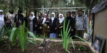 Gazeteci Alataş ve Buldan mezarları başında anıldı