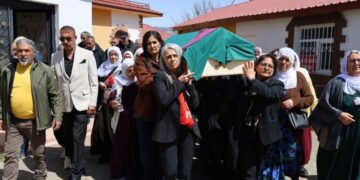 Zeynep Cansız, Dêrsim’de son yolculuğuna uğurlandı