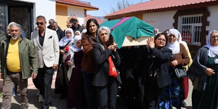 Zeynep Cansız, Dêrsim’de son yolculuğuna uğurlandı