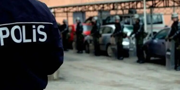 Özyönetim sürecinde madalya alan polis uyuşturucu taciri çıktı