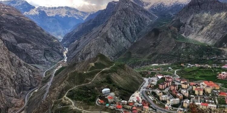 1 milyar TL’lik proje kağıt üzerinde kaldı: Bölgenin dünya ile bağlantısı kesildi