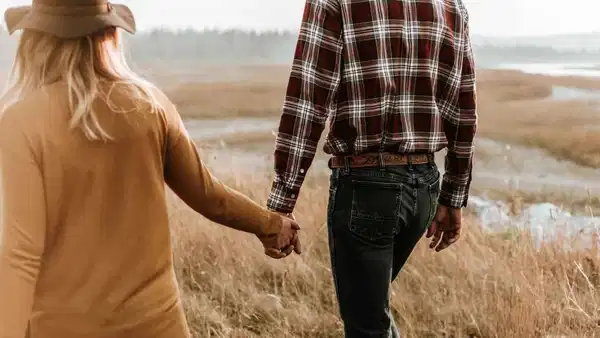 Ayrılık sonrası ‘yara bandı’ ilişkisi: Uzmanlar en büyük psikolojik hatayı açıkladı