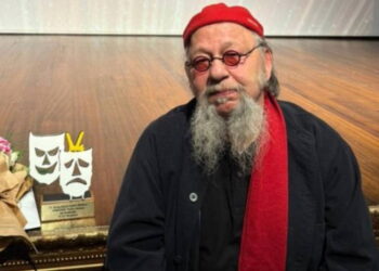 Baba Sahne’de hem kutlama hem ödül