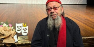 Baba Sahne’de hem kutlama hem ödül