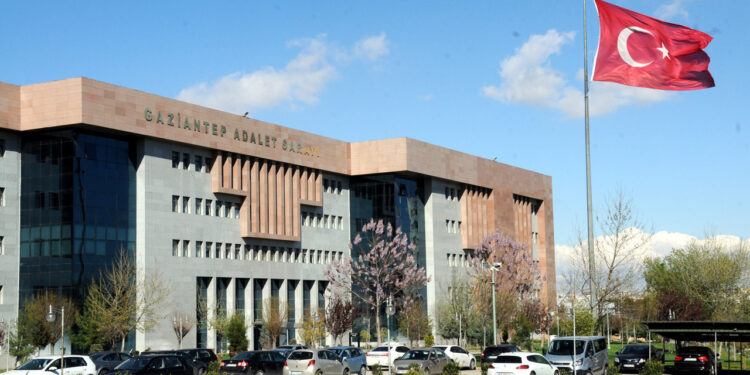 Adliyede 'Uyuşturucu' Skandalı: 2 Zabıt Katibi Tutuklandı, Avukatlar Gözaltında, Savcı Açığa Alındı