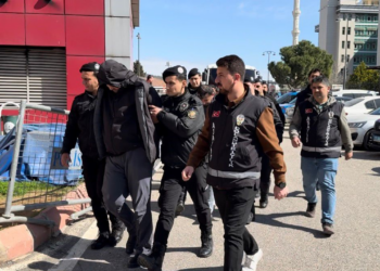 Akademisyenden Büyük vurgun! Dekanı Bile Tuzağa Düşürmüş