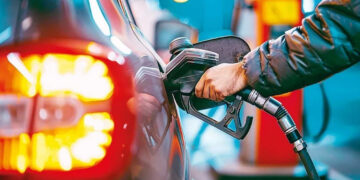 Araç Sahipleri Dikkat! Akaryakıtta Sürpriz İndirim: Tabela Gece Yarısı Değişti