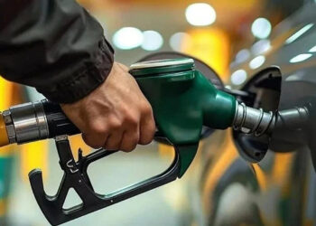 Araç Sahiplerine Kötü Haber! İndirim Sevinci Kısa Sürdü, Akaryakıta Yeni Zam