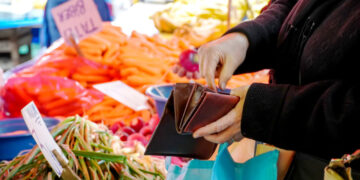 Asgari Ücrete Temmuz Zammı mı Geliyor? İsa Karakaş'tan 'Önünde Hiçbir Engel Yok' Çıkışı