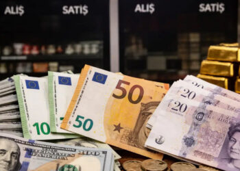 Ateşkes Sonrası Dövizde Son Durum: Dolar Geriledi, Euro ve Sterlin Zirveye Çok Yakın