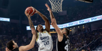 BSL'de Oynanacak Fenerbahçe-Beşiktaş Maçı Ertelendi