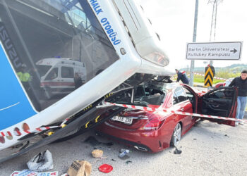Bartın'da Üniversite Öğrencilerini Taşıyan Otobüs Devrildi, 46 Kişi Yaralandı