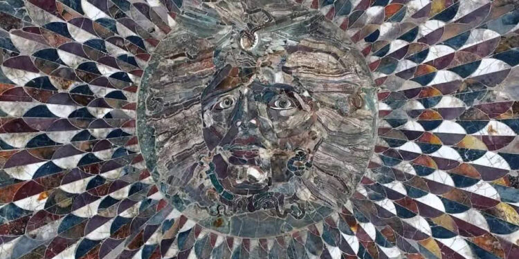 Burdur'daki 2000 Yıllık Medusa Mozaiği Ziyarete Açıldı