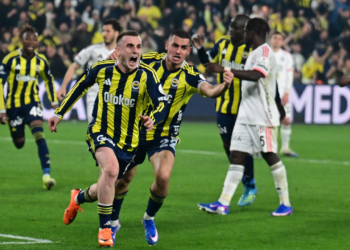 Derbide Nefes Kesen Son: Fenerbahçe Kritik 3 Puanı Uzatmalarda Kaptı