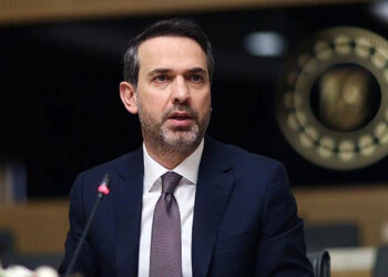 Elektrik ve Doğal Gaz Zammı Yolda Mı? Bakan Bayraktar 'Umarım' Diyerek Açıkladı