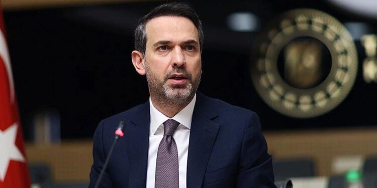 Elektrik ve Doğal Gaz Zammı Yolda Mı? Bakan Bayraktar 'Umarım' Diyerek Açıkladı