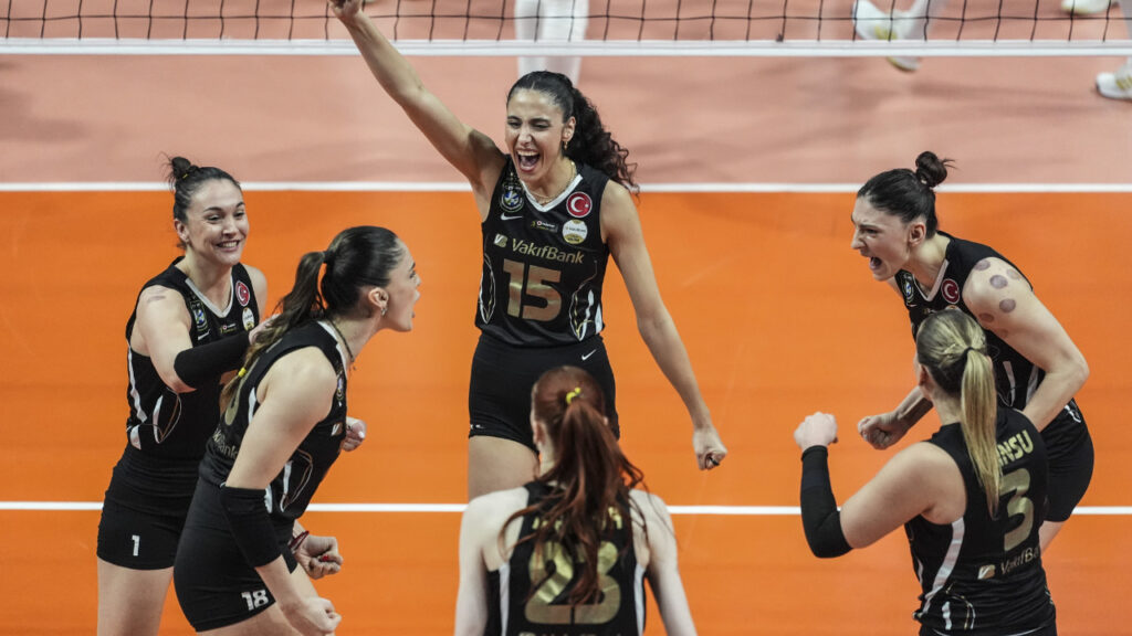 Evinde Fenerbahçe'yi Yenen VakıfBank Seride 2-1 Öne Geçti