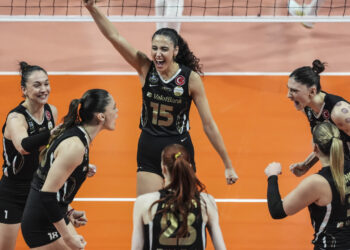 Evinde Fenerbahçe'yi Yenen VakıfBank Seride 2-1 Öne Geçti