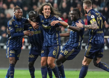 Fenerbahçe Kayseri’de Farklı Kazandı