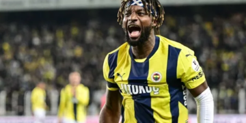 Fenerbahçe’nin Eski Yıldızına Süper Lig Yolu Göründü