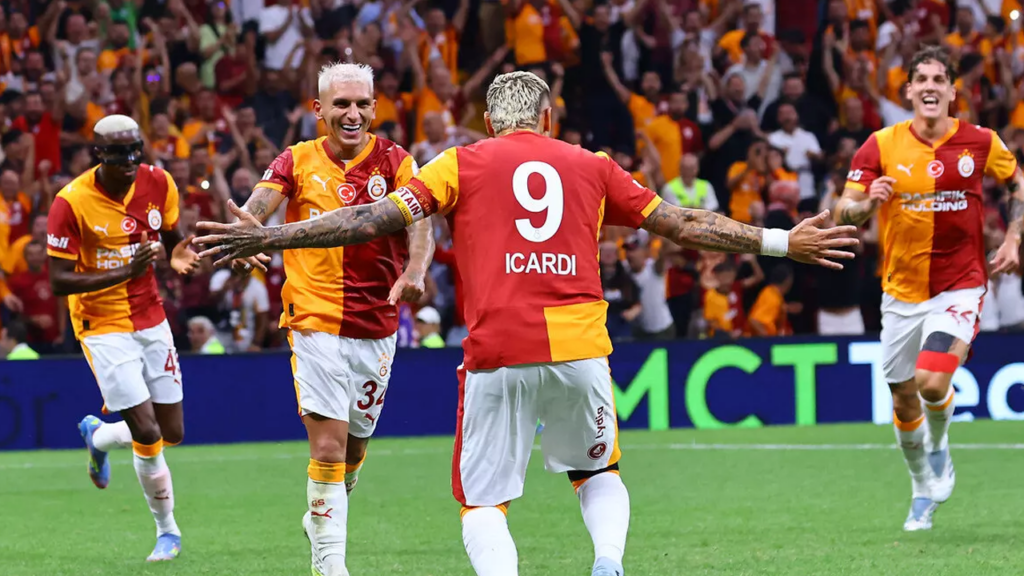 Galatasaray’da 4 isimle Yollar Ayrılıyor