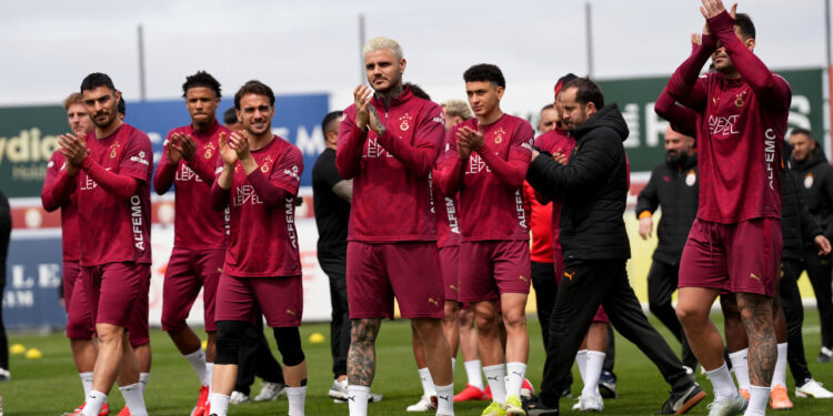 Galatasaray'ın Gençlerbirliği Maçı Kadrosu Belli Oldu: İşte Osimhen Kararı