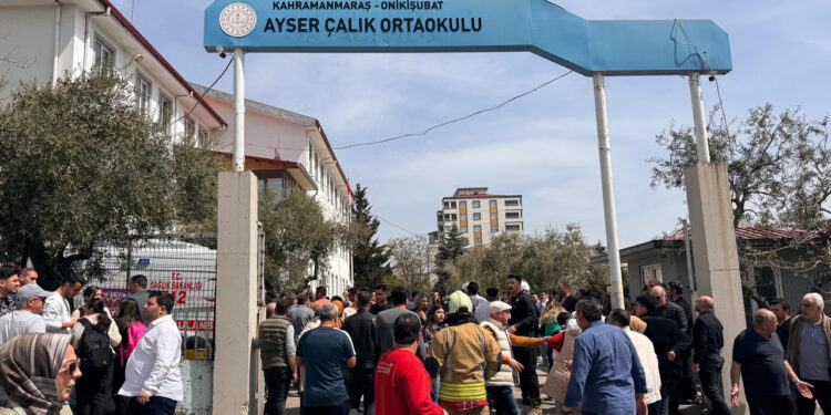 Gözler Yoğun Bakımda: 5 Öğrenci Yaşam Savaşı Veriyor