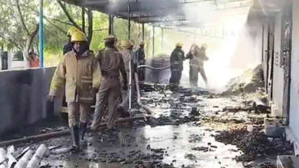 Hindistan'da Havai Fişek Fabrikasındaki Patlamada 23 Ölü