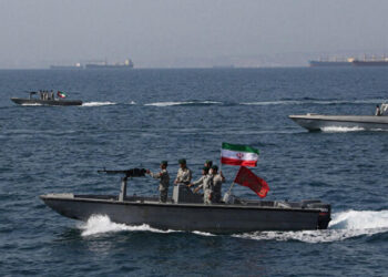 Hürmüz'de Gerilim Tırmanıyor: İran, Biri İsrail Bağlantılı İki Gemiyi Ele Geçirdi