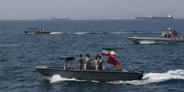 Hürmüz'de Gerilim Tırmanıyor: İran, Biri İsrail Bağlantılı İki Gemiyi Ele Geçirdi