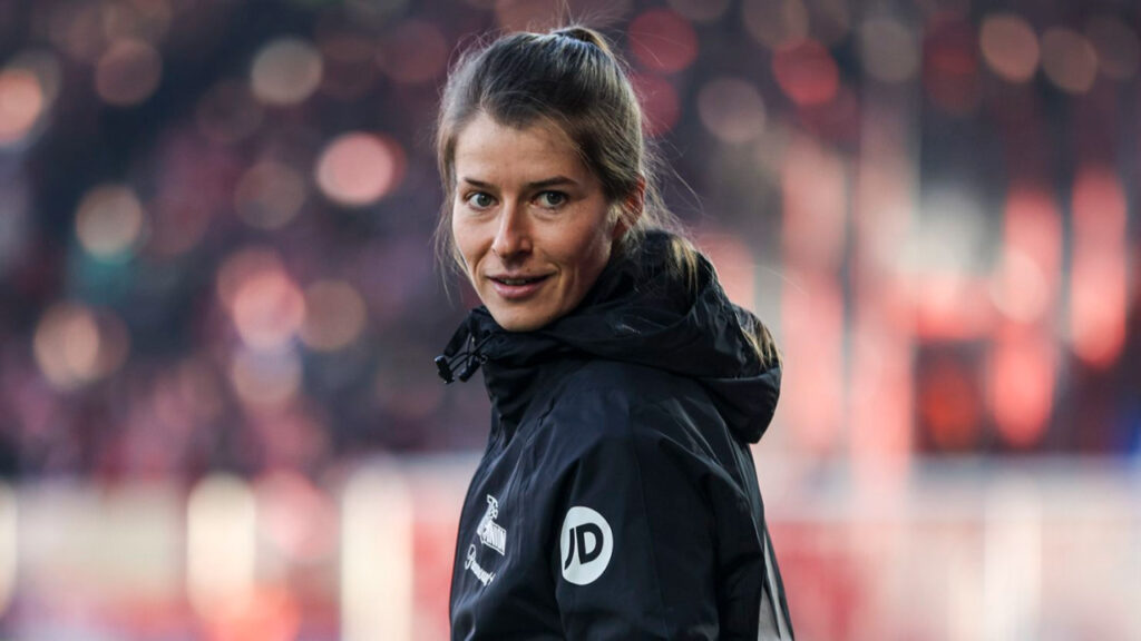 Marie-Louise Eta, Union Berlin'inin Başına Geçerek Bundesliga'da Görev Alan İlk Kadın Teknik Direktör Odu