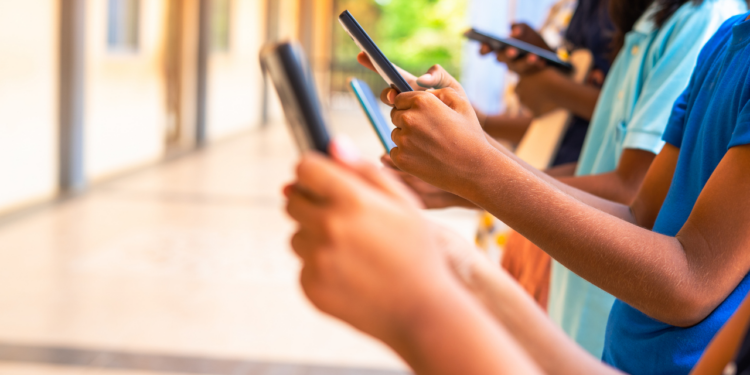 Meclis'ten Geçti: Çocuklara Sosyal Medya Kısıtlaması Geliyor