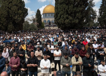 Mescid-i Aksa’da 5 Hafta Sonra İlk Cuma: On Binlerce Müslüman Saf Tuttu