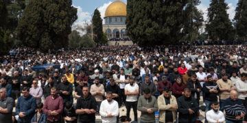 Mescid-i Aksa’da 5 Hafta Sonra İlk Cuma: On Binlerce Müslüman Saf Tuttu
