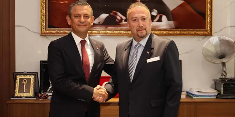 Özkan Yalım İhraç Edilecek mi? Özgür Özel'den Açıklama