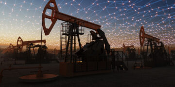 Petrolde 'Abluka' Şoku: 114 Dolar Bandı Aşıldı, Kriz Kapıda